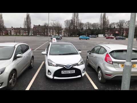 How to Reverse Out of a Bay – Driving Test Manoeuvre