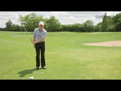 Golf chipping tips – how to improve your short game  | GolfMagic.com