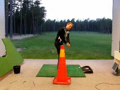 Golf Tip – Improve your swing path